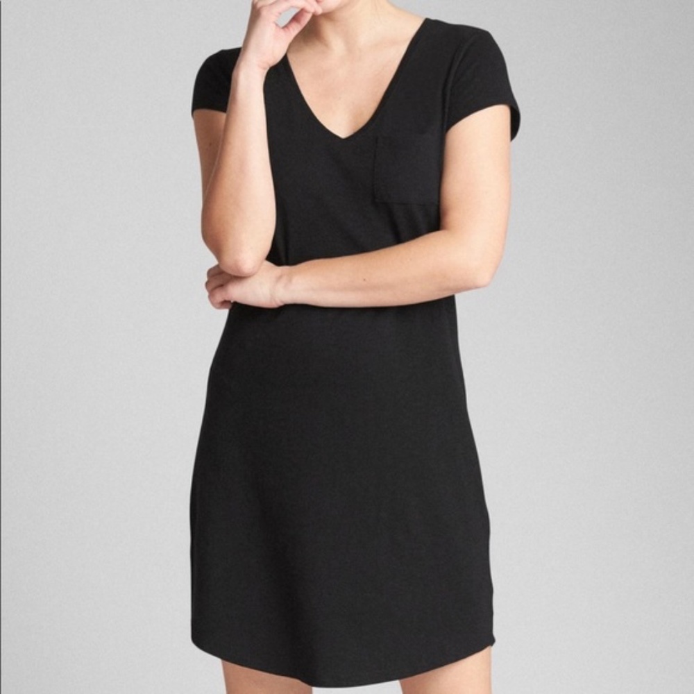 GAP VNECK SHORT SLEEVE BLACK TEE SHIRT DRESS